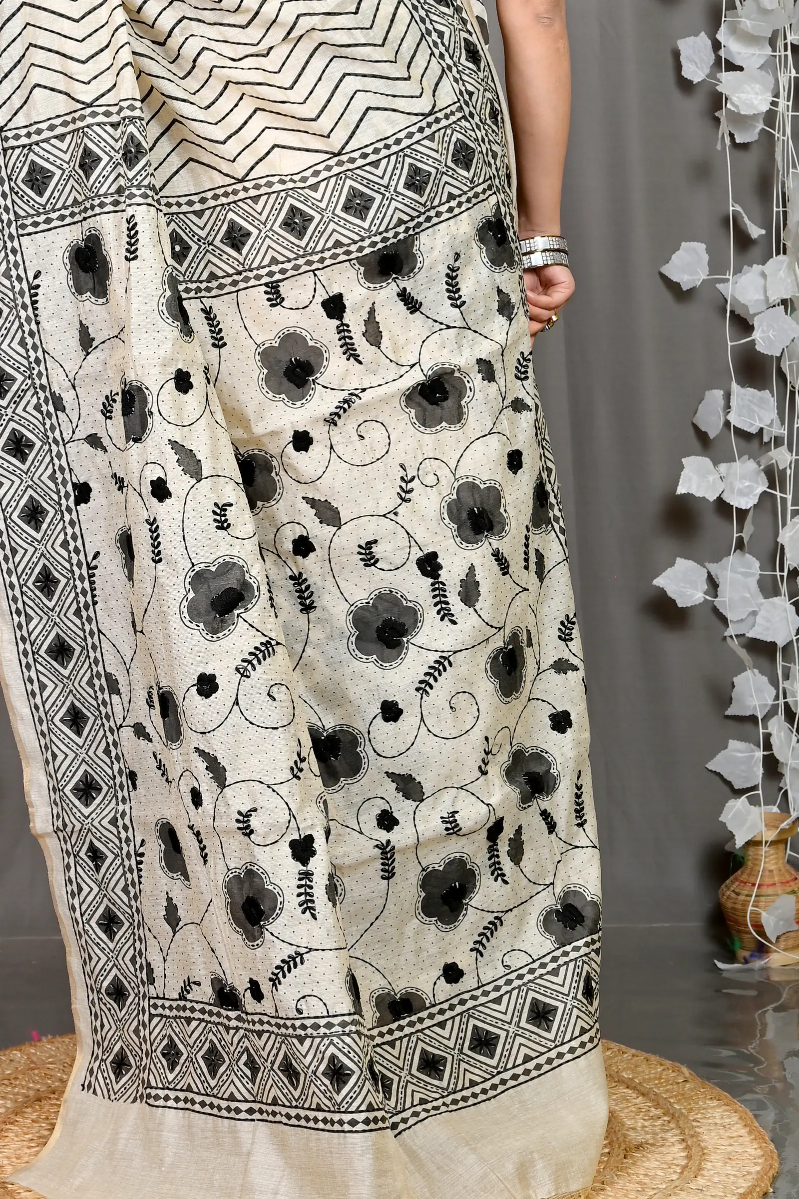 White Cotton Varitikath Kantha Stitch Saree (598)